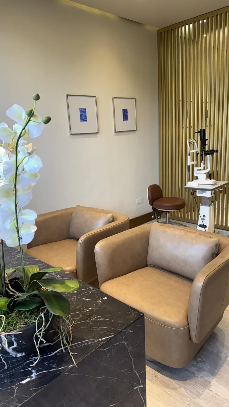 Sala de valoración de OculoPlast con lámpara de hendidura